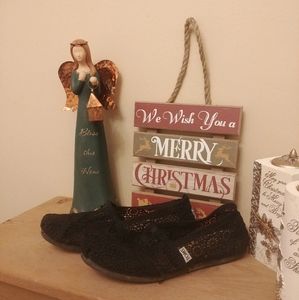 TOMS Black Lace Slip On Shoe. Size W8